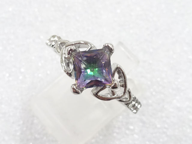 JAPANESE KIMONO / ANTIQUE COLORED STONE RING (SIZE 20)
